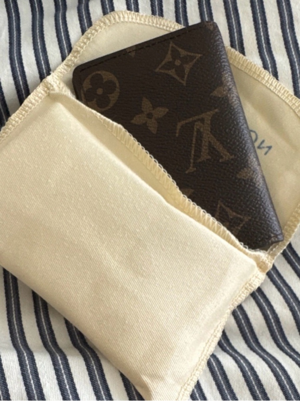 Louis Vuitton Monogram Card Case in Dark Brown - Picture 7 of 7
